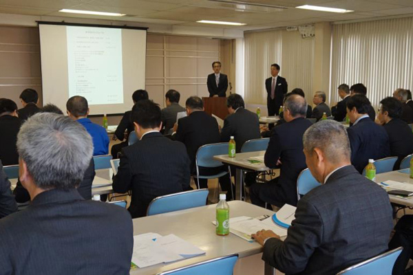 物流連、ウェアラブルなど「物流新技術」を体験
