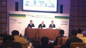 上場会見で質問に答えるGLP経営陣(中央はシュワルツ氏) 上場会見で質問に答えるGLP経営陣(中央はシュワルツ氏)