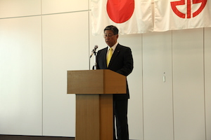 年頭の挨拶を行う朝倉社長
