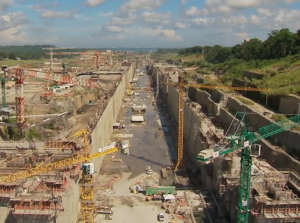 パナマ運河の拡張工事が中断、物流に影響のおそれ