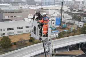 茨木市、三井倉庫で消防訓練