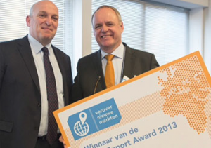 TNT、オランダ輸出支援で医療機器会社を表彰