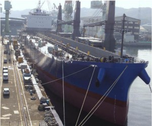住友商事、新日鉄住金の150mレール対応輸送船を新造