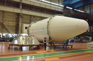 川崎重工、ひまわり8号向け衛星フェアリングを出荷