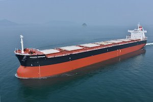 常石造船、8.2万トン積み貨物船を引渡し