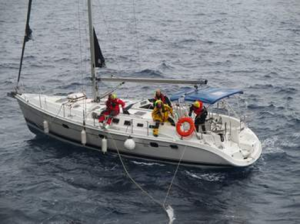 川崎汽船、大西洋でヨット乗組員4人を救助