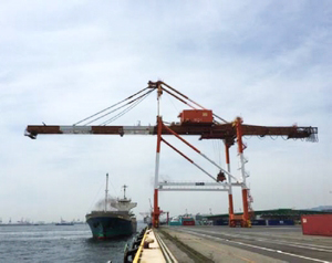 阪神国際港湾、六甲アイランドのクレーン2基を売却方針