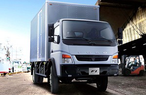三菱ふそう、カンボジアと南米へ大型トラック投入