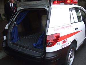 沖電気、日本赤十字社に保冷庫付献血運搬車寄贈
