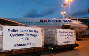 大韓航空、フィジーのサイクロン被災地に無償物資輸送