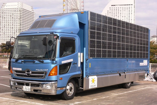 熊本被災地に電気を供給する｢ソーラートラック｣派遣