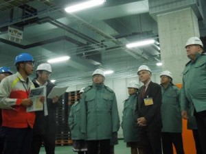 在阪領事館職員47人が横浜冷凍夢洲物流センターを見学
