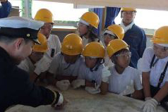 船主協会、四国で小学生招きLNG船･造船所見学