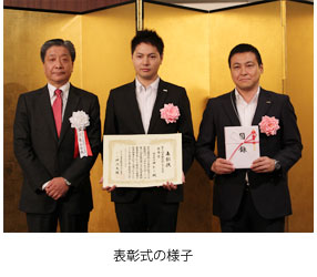 サトーの期限ラベル自動貼付け機が高評価