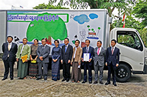 住友商事、ミャンマーに移動図書館トラックを寄贈