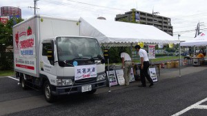 いずみ市民生協、津波避難訓練に緊急車両トラック展示