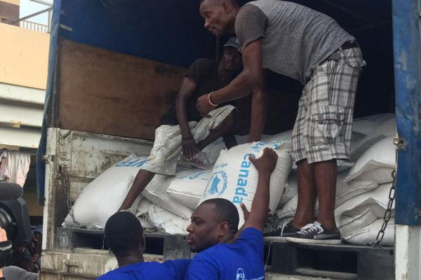 国連WFP、ハリケーン｢マシュー｣の被災者支援で物資輸送2