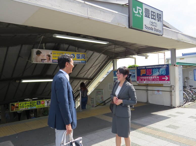 駅前待ち合わせ