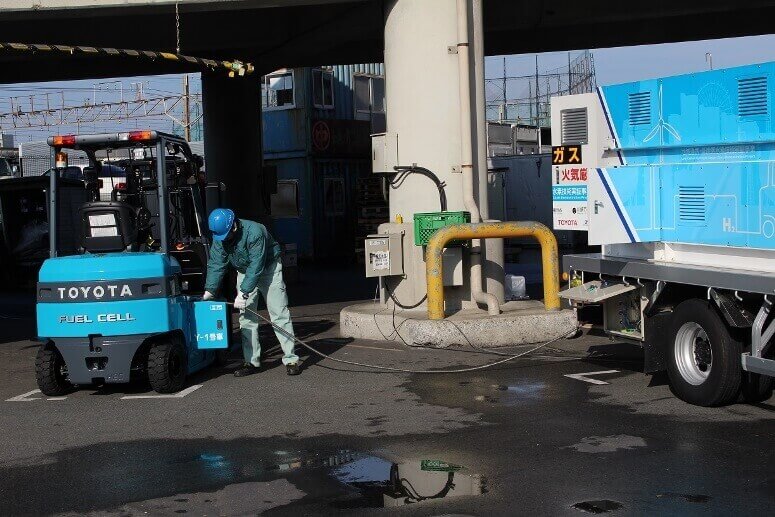 横浜市場とナカムラロジ、燃料電池フォークを首都圏初導入