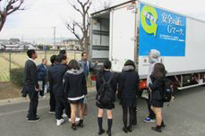 神奈川ト協が出前授業、高校生30人らにトラック試乗体験3
