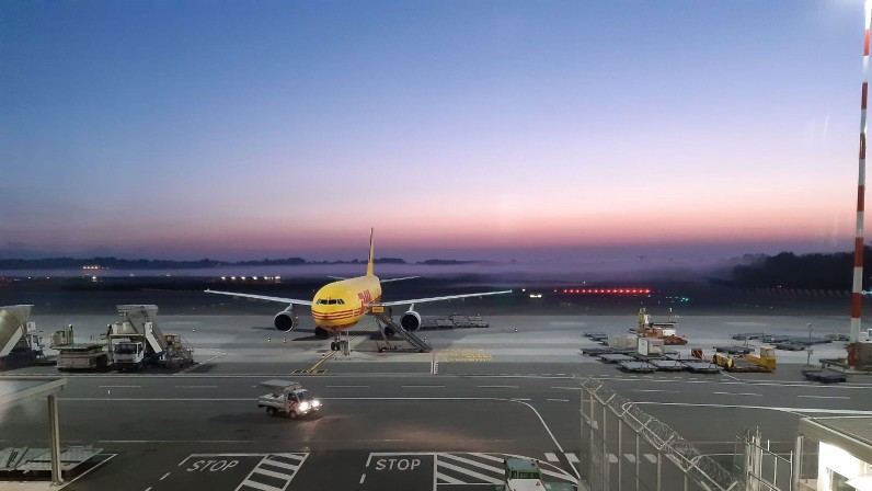 Dhlエクス 伊 マルペンサ空港に国際ハブ拠点