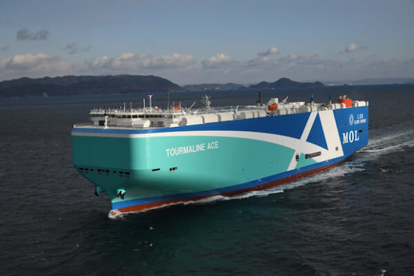令和3年フルメンテナンス済和船 お知らせ｜LNG 燃料タグボート「いしん」がLNG 燃料フェリー 「さん