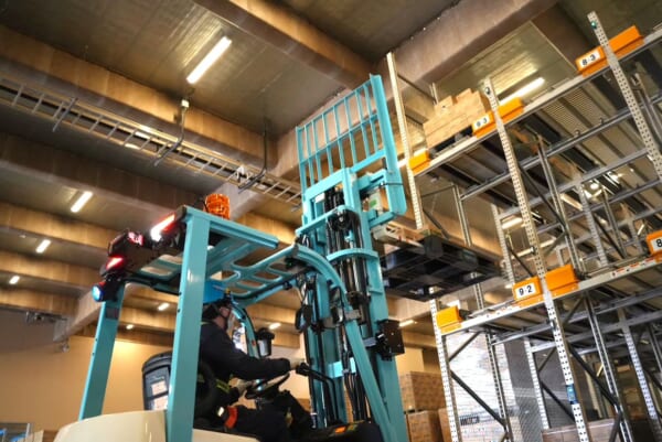 サントリーロジ、自動搬送ラック稼働で滞留時間削減 | LOGISTICS TODAY