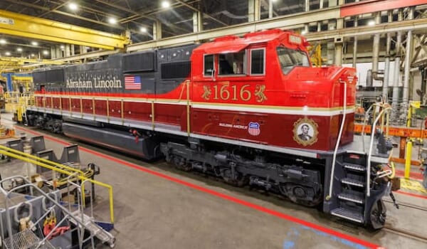 米ユニオンパシフィック鉄道が記念機関車を運行 | LOGISTICS TODAY