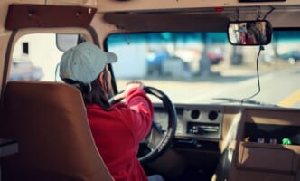 物流の人手不足、SNSが賃金問題に火をつける