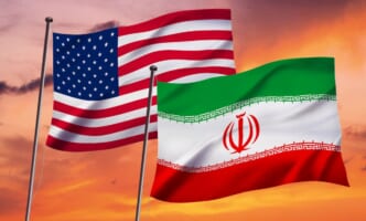 ホルムズ海峡、封鎖2週間で危機深刻化